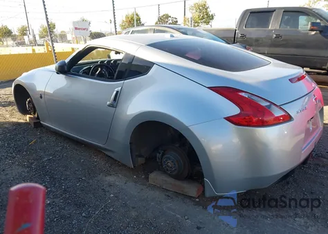 2011 Nissan 370Z Touring z USA, uszkodzony, nr VIN JN1AZ4EH0BM555433